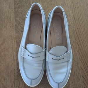 TODS 6,5 powder blue leather loafers